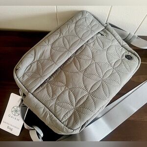 NWT Gaiam quilted Crossbody bag gray/sage New so cute for spring!